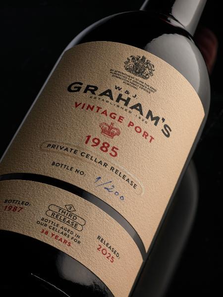 Graham's 1985 & Dow's 1977 ビンテージポート2本セット Graham's 1985 & Dow's 1977 ビンテージポート2本セット 1985 Graham's